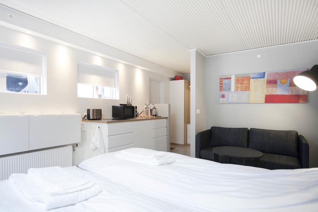 Apartment 101 Mar